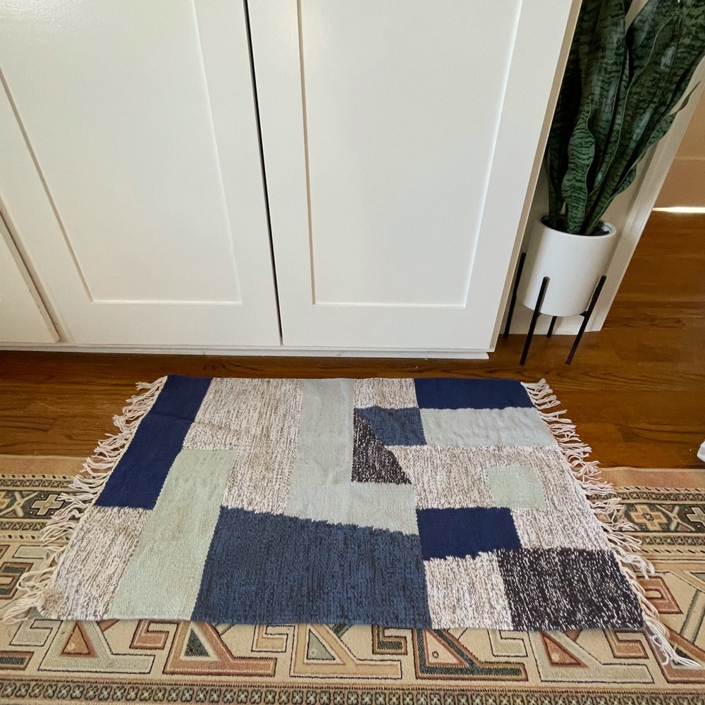 Project 62 // Woven Geometric Rug 2’x3’ - Picture 2 of 6